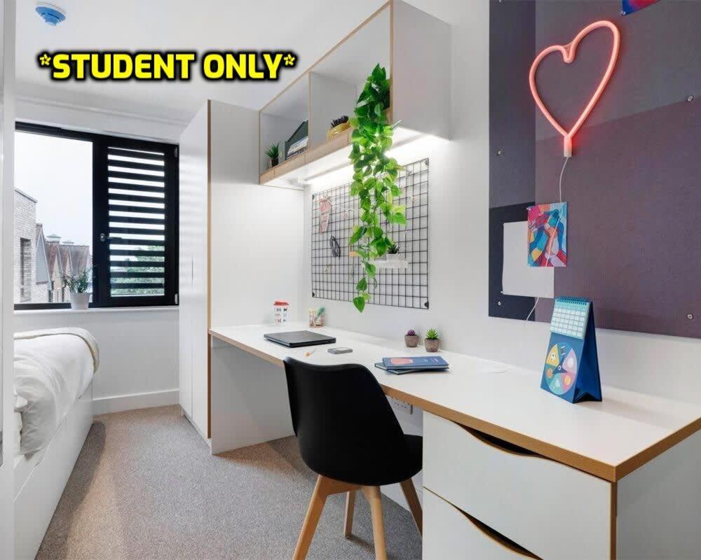 Student Only Zeni Ensuite Rooms, Колчестер Экстерьер фото