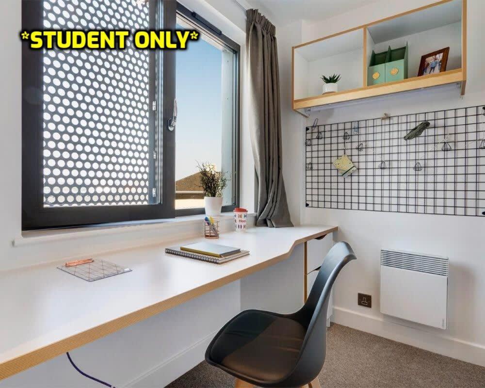Student Only Zeni Ensuite Rooms, Колчестер Экстерьер фото